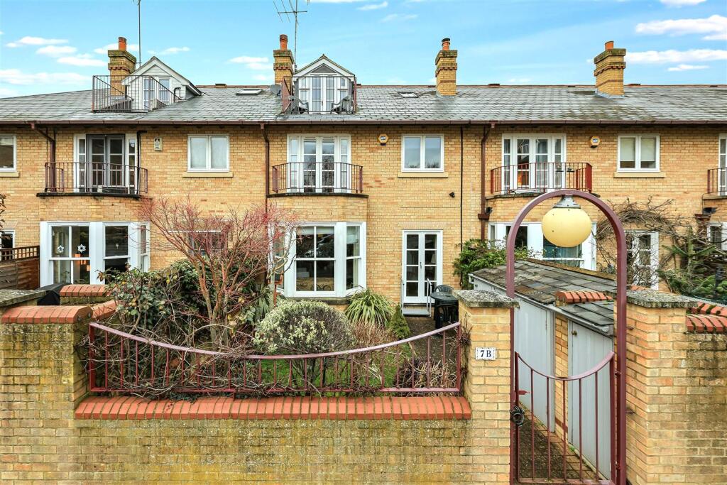 Main image of property: Saxon Street, Cambridge