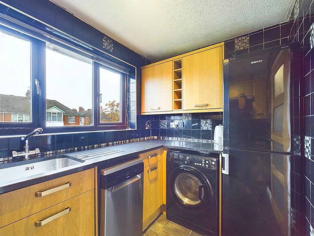 Apartment in Stoke-on-Trent - More