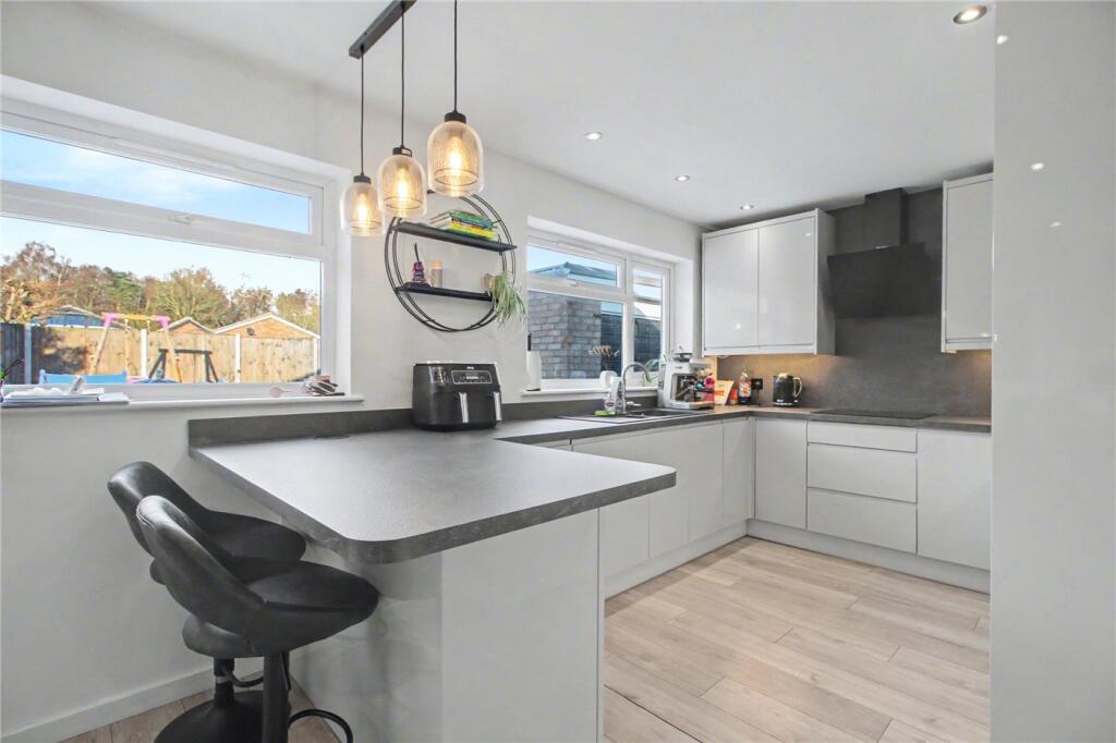 Cawstons Meadow, Poringland, Norwich, Norfolk, NR14 photo 3
