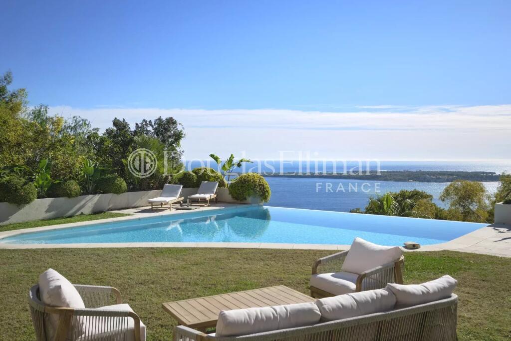Main image of property: Provence-Alps-Cote d`Azur, Alpes-Maritimes, Cannes