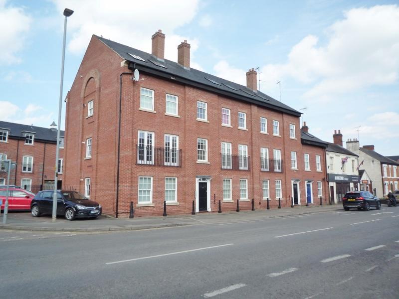 Main image of property: Flat 3 105 St. Marys Road, Market Harborough, Leicestershire, LE16