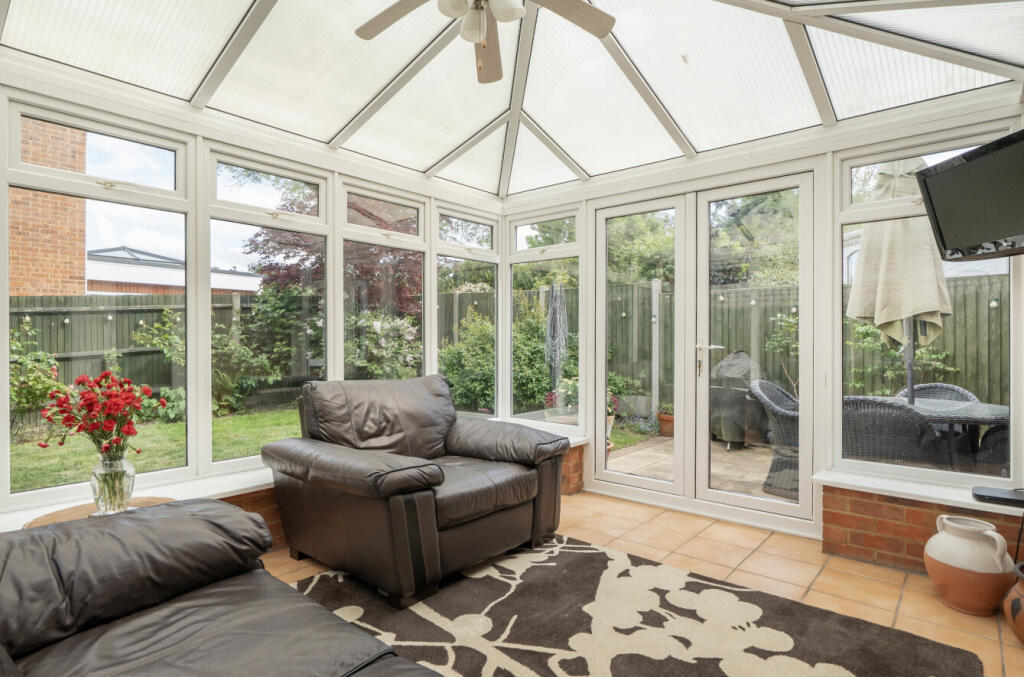 House in Bracknell, Warfield - View 6