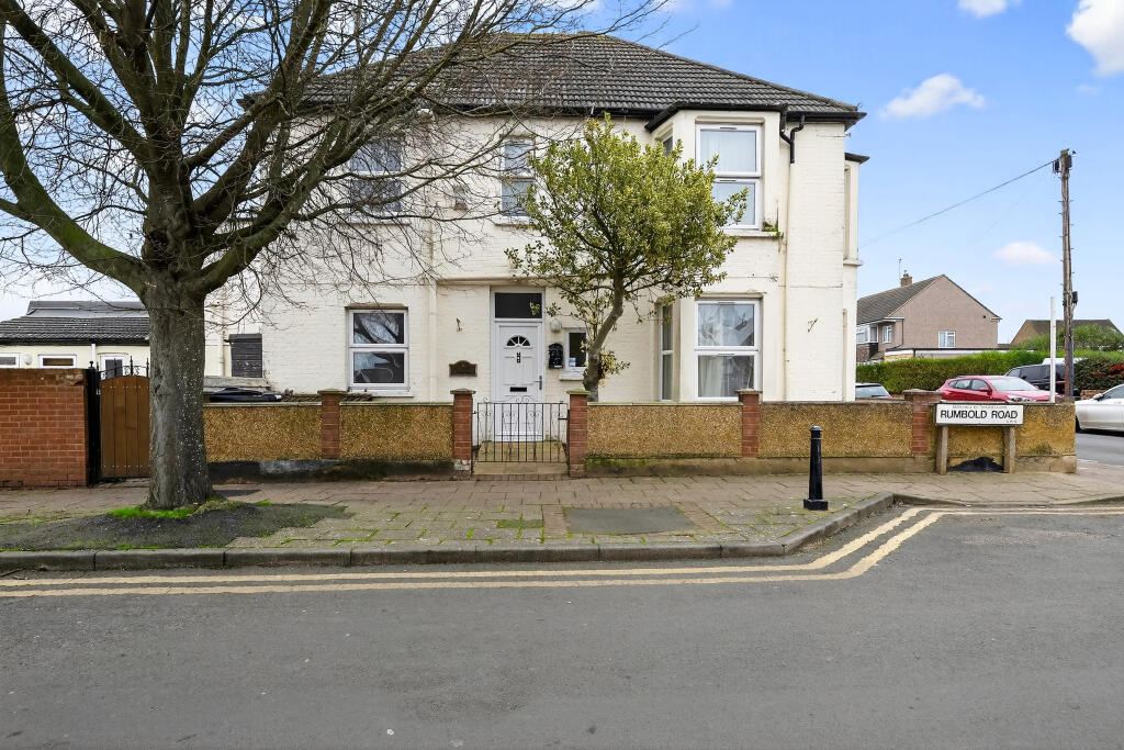 Main image of property: Walton Road, Hoddesdon, EN11