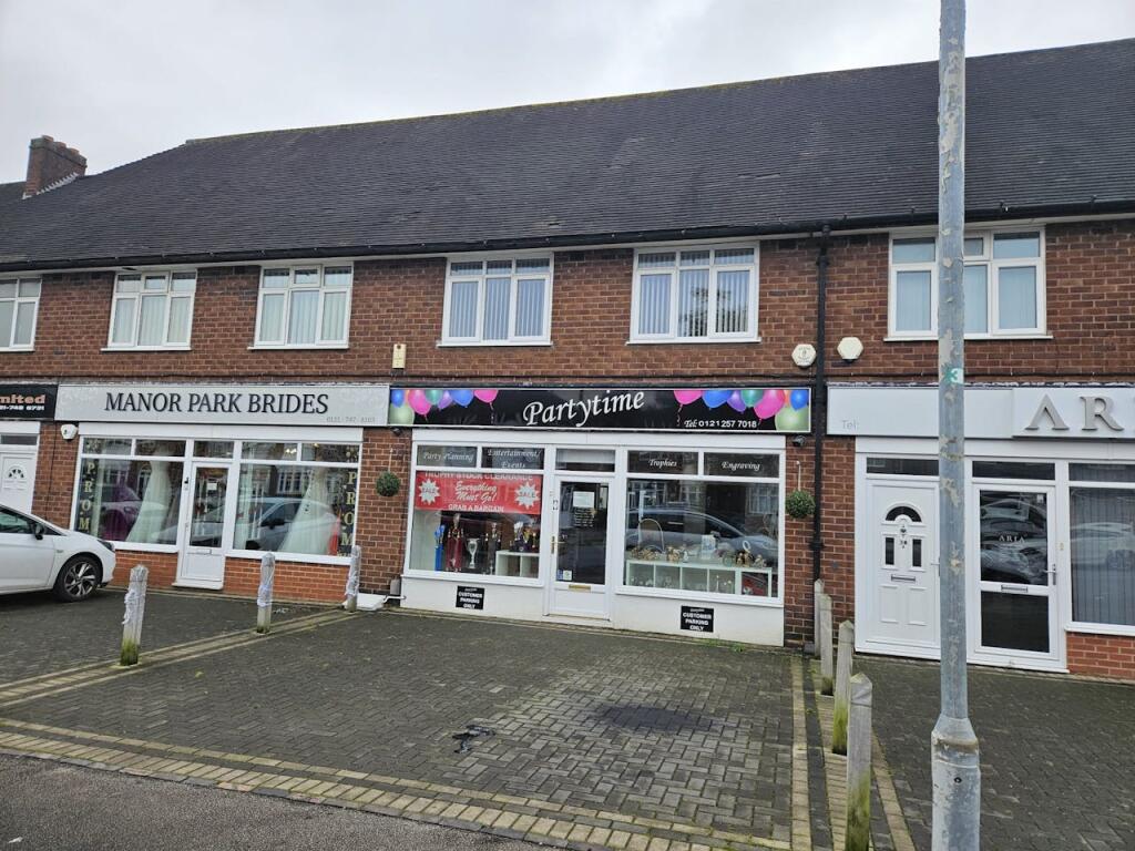 Main image of property: 32 Manor Park Road, Birmingham, B36 0DJ