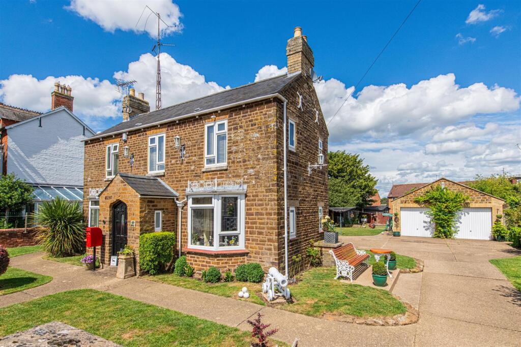 House in Broughton, Little Cransley