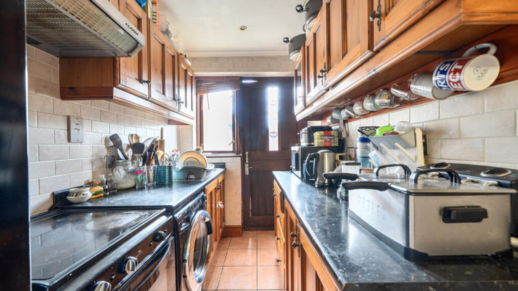 House in Romford - More
