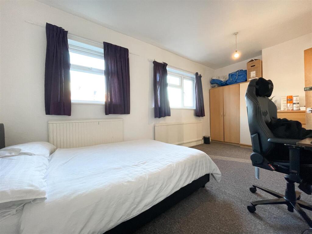 House in Sheffield, Brincliffe, Ecclesall - More