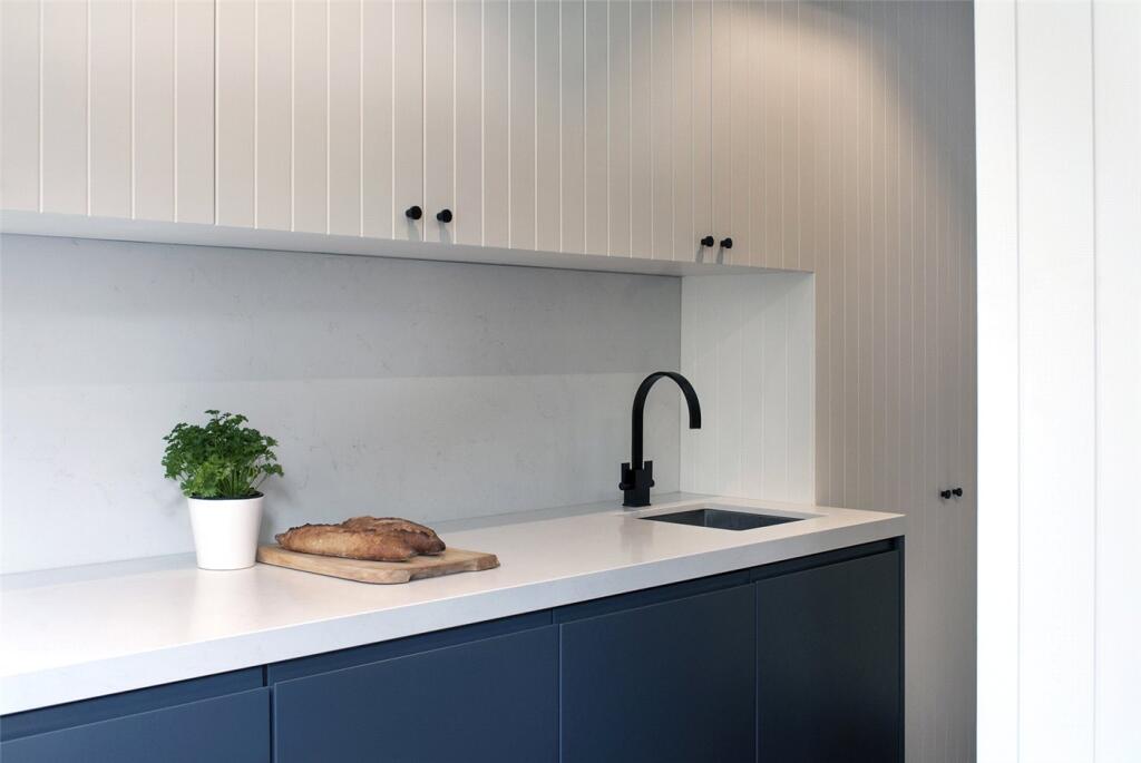 Apartment in London - More