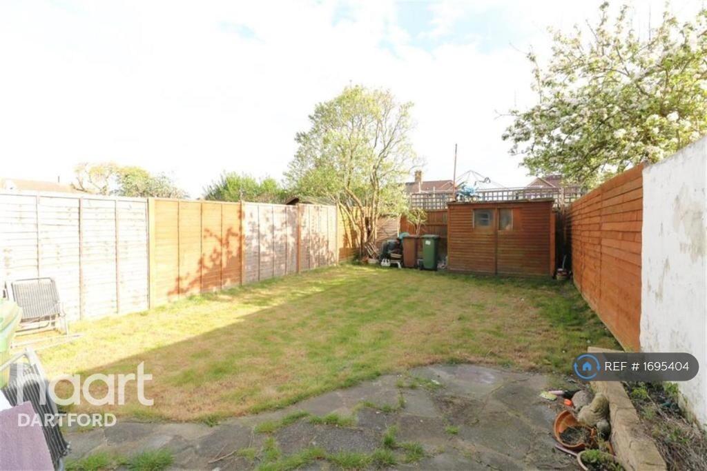 House in Dartford - More