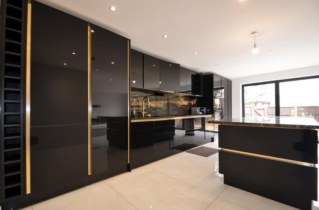 House in Twickenham - View 5