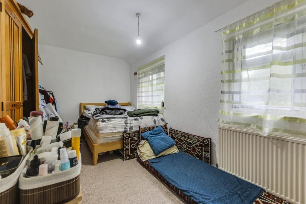 House in Leeds, Troy, Tinshill - More