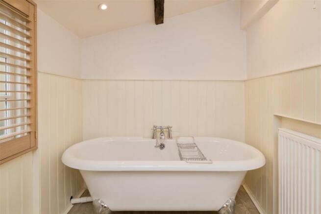 55 High Street - The Garden Cottage - Bathroom.jpg