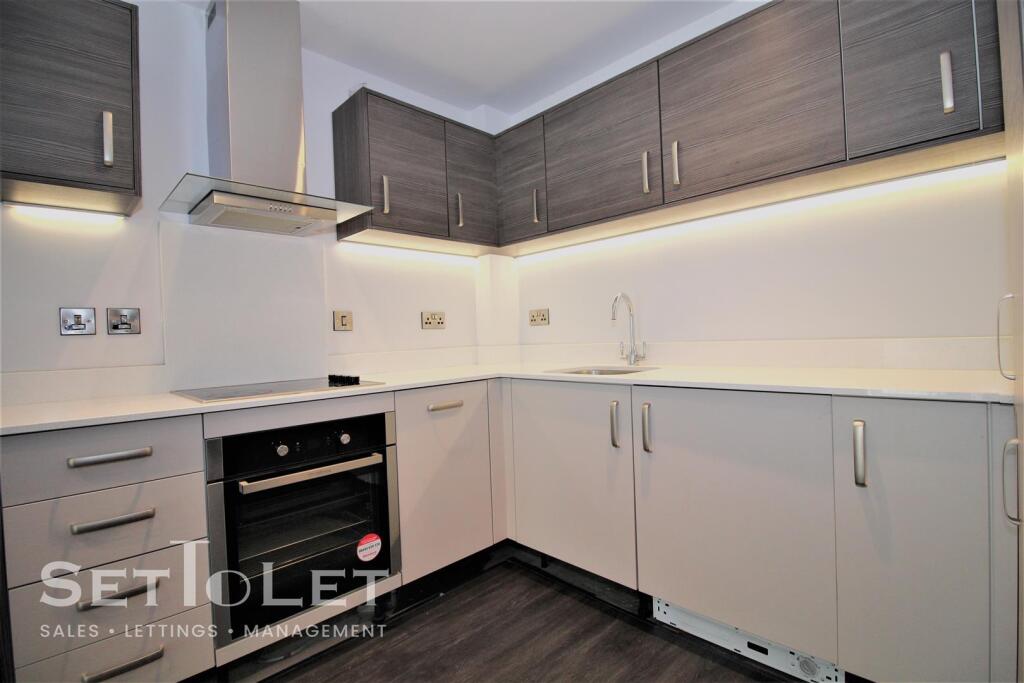 Apartment in Leicester - View 3