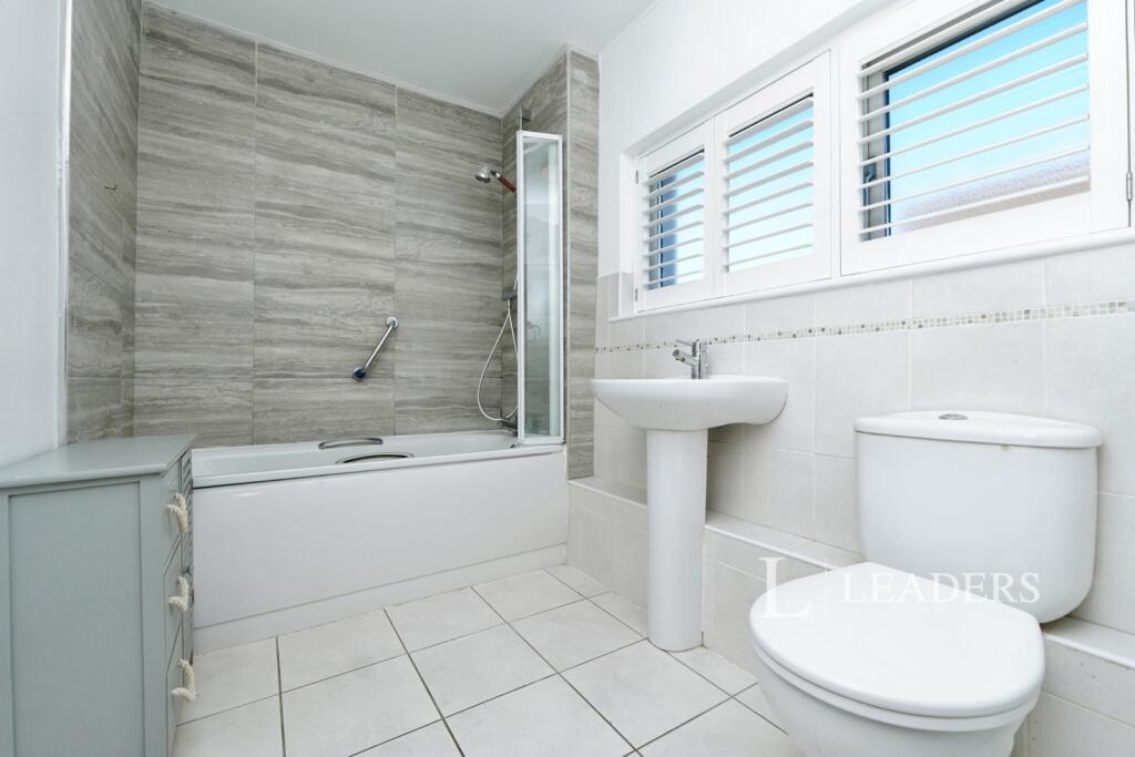 Apartment in Bromley - View 2
