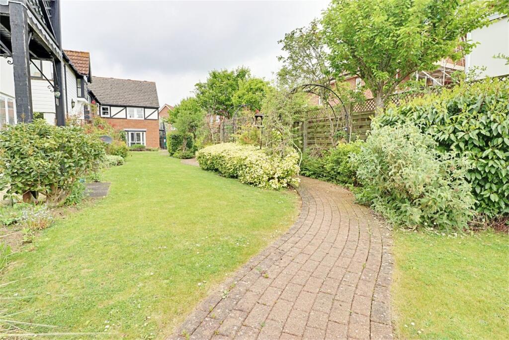 High Wych Road, Sawbridgeworth, CM21 photo 2