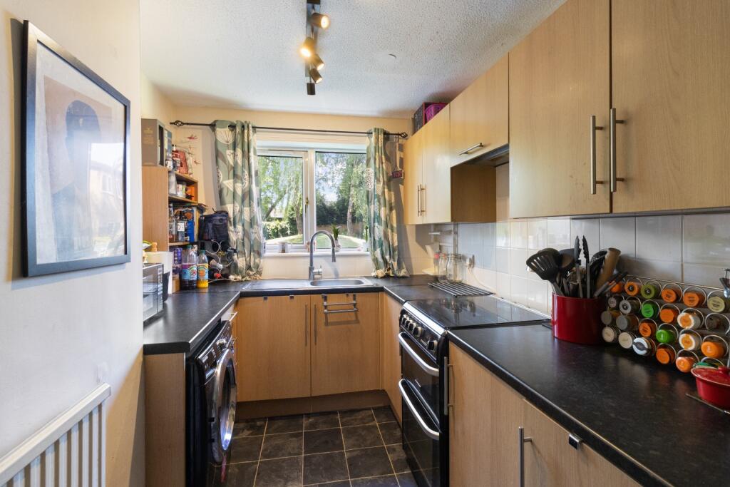 Gloucester Close, Malvern, WR14 1DG photo 2