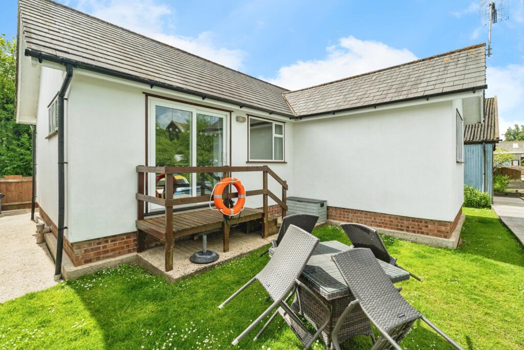 Brimbelow Road, Hoveton, Norwich, Norfolk, NR12 photo 3
