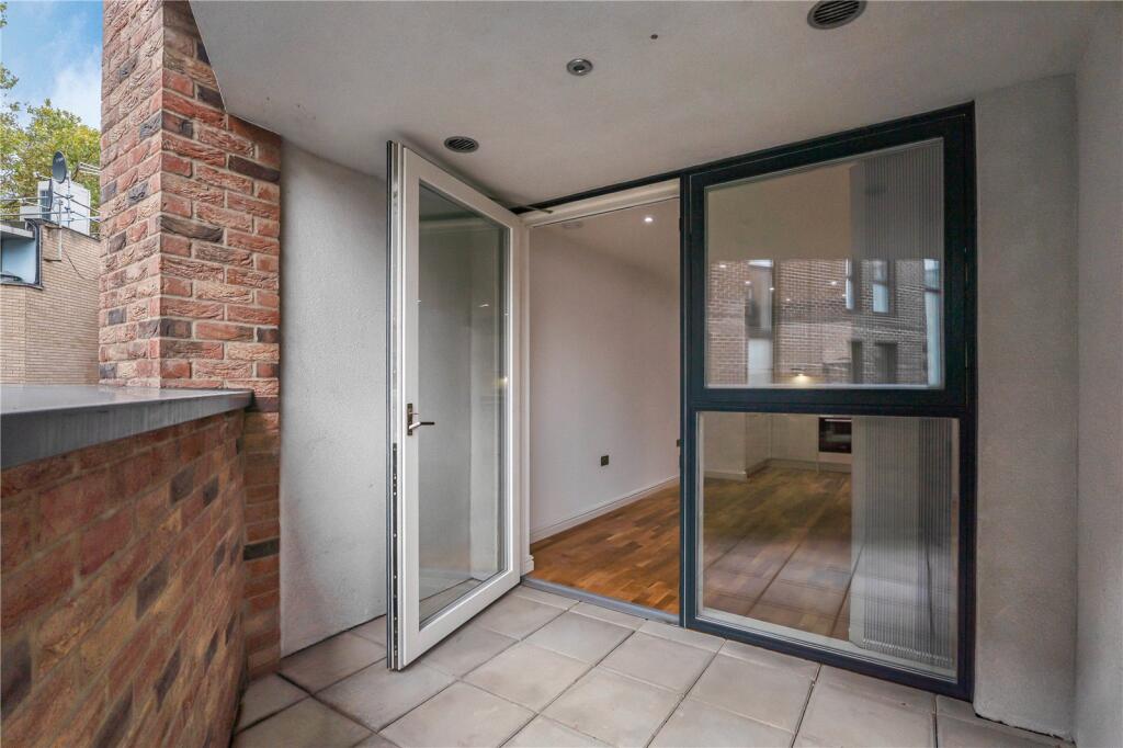 Apartment in London - More