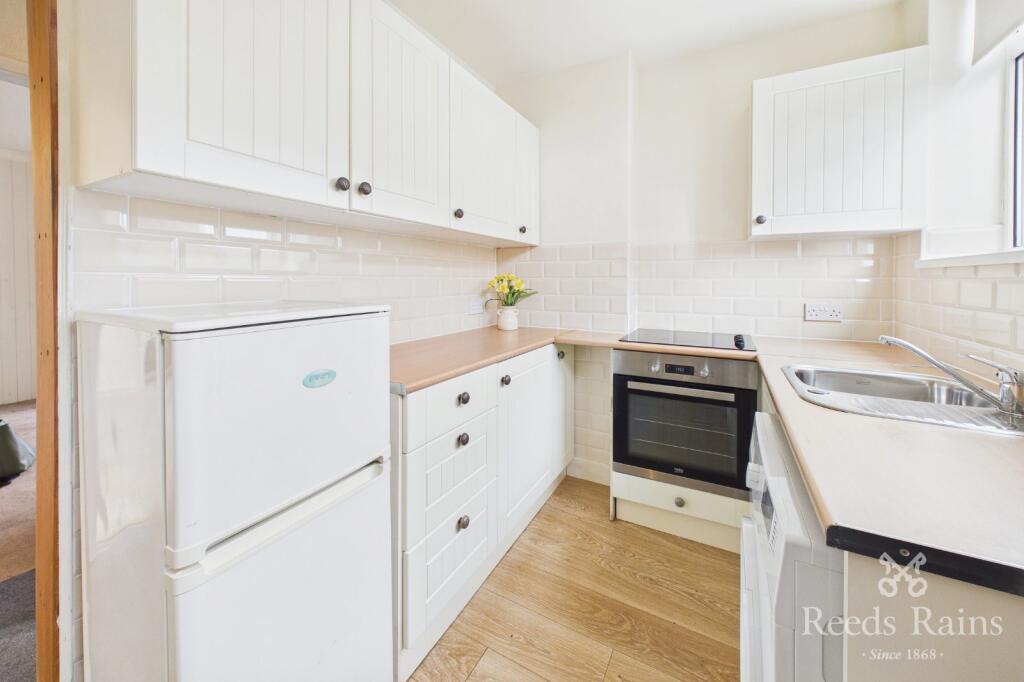 Mazebrook Crescent, Gomersal, Cleckheaton, West Yorkshire, BD19 photo 3