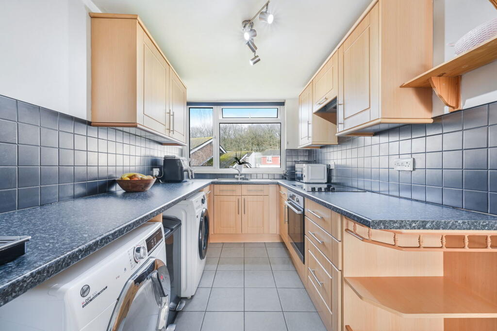 Barnetts Shaw, Oxted, RH8 0NT photo 3