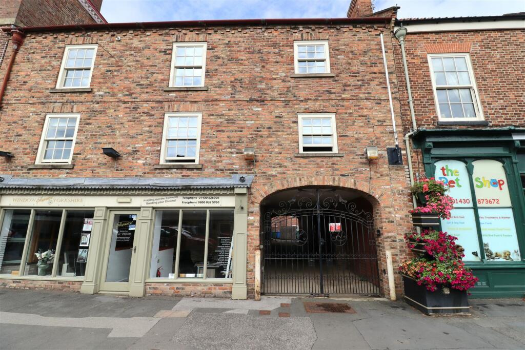 Main image of property: 44a High Street, Market Weighton