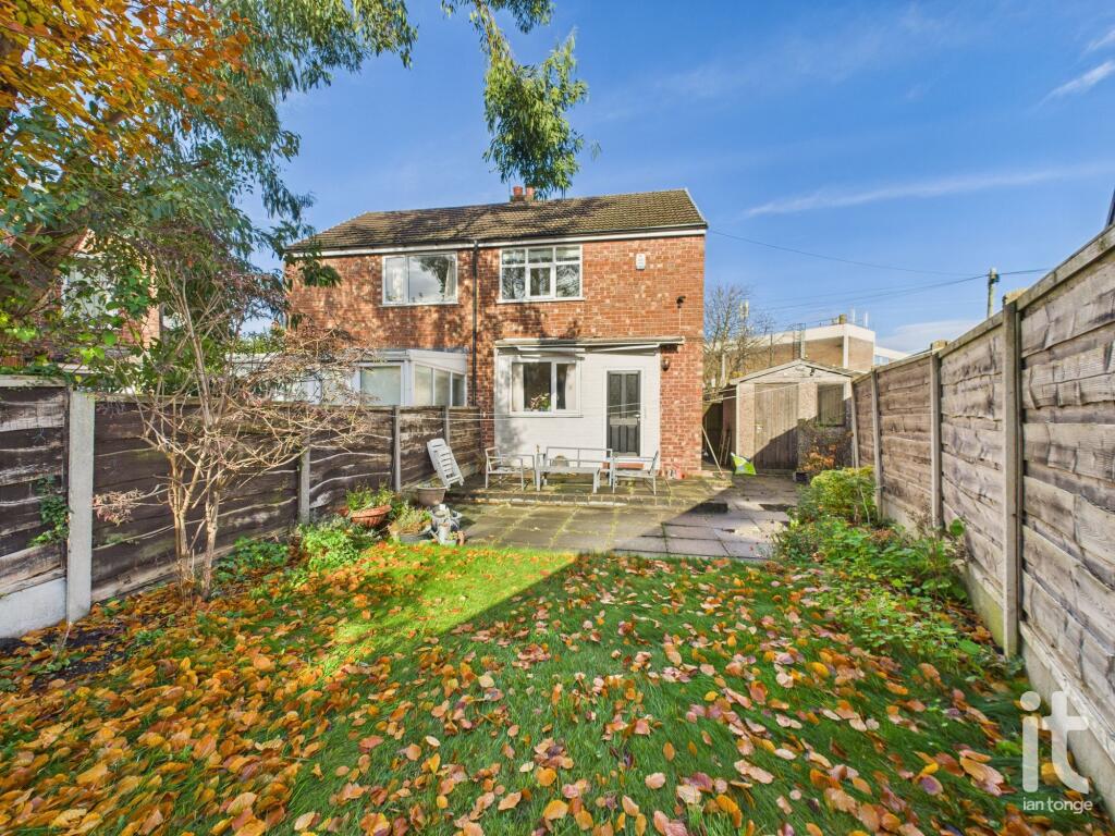 Eltham Avenue, Great Moor, Stockport, SK2 photo 4