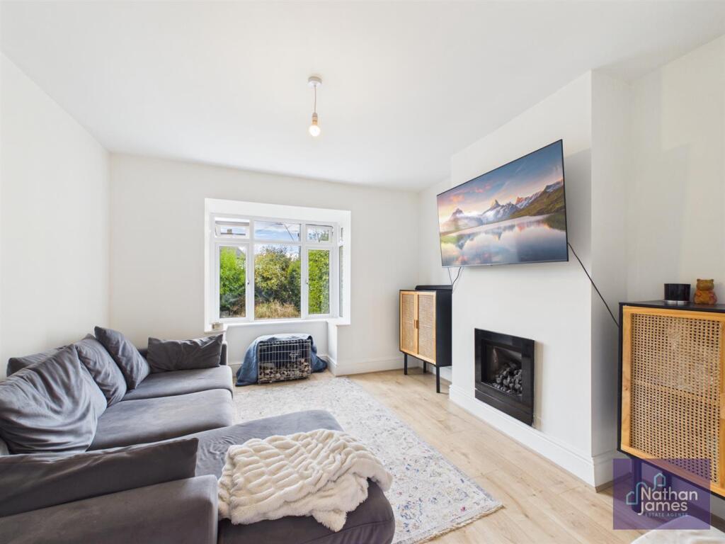 House in Newport - View 5