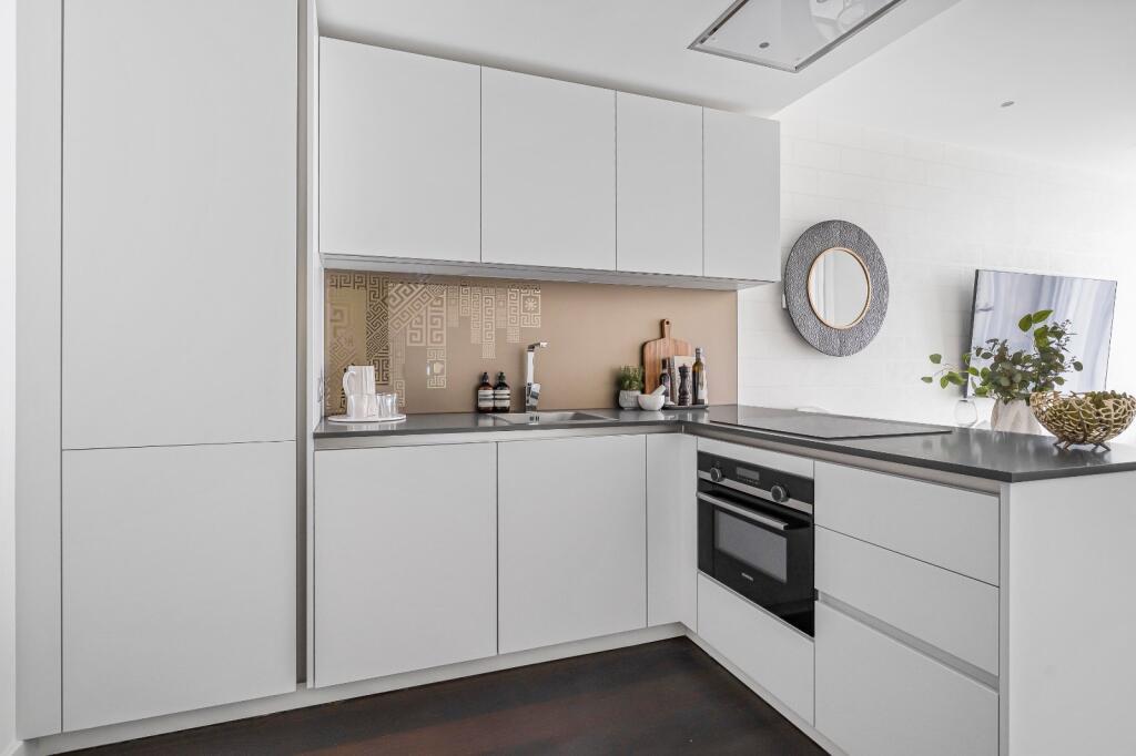 Apartment in London - More