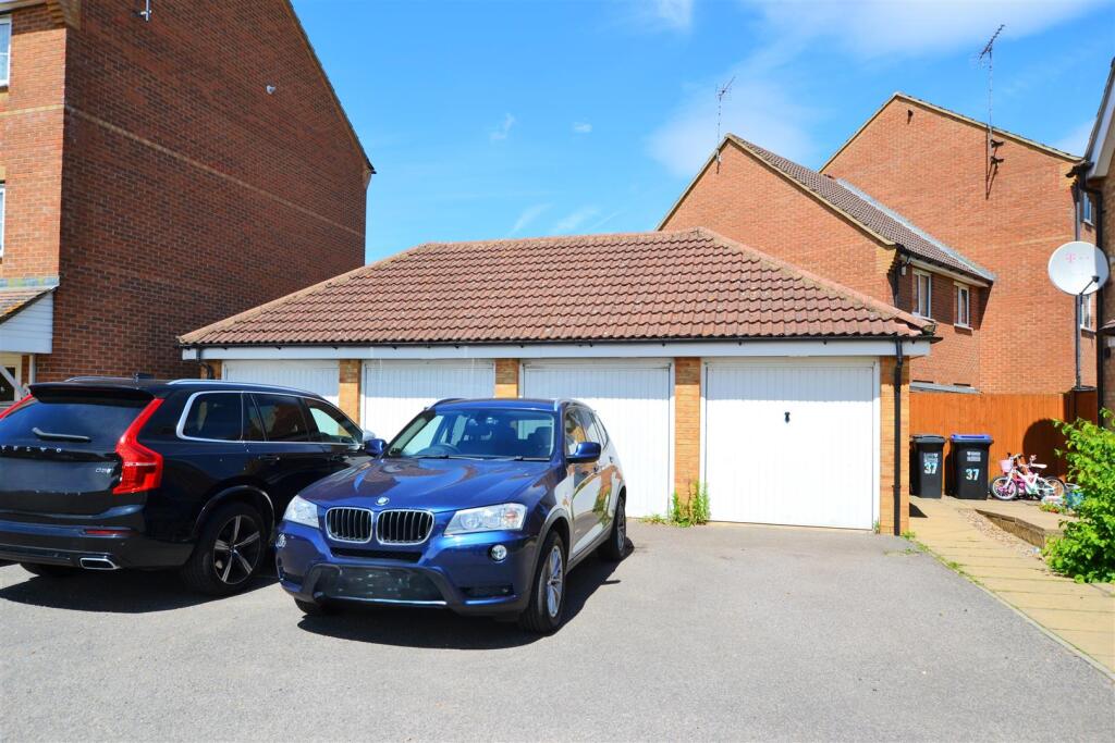 House in Hatfield, Hatfield Garden Village - View 4