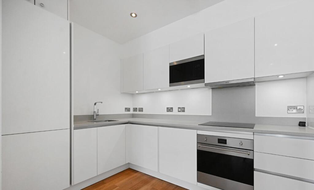 Main image of property: Flat 20 Research House, Fraser Road, Perivale, Greenford, Middlesex, UB6 7AQ