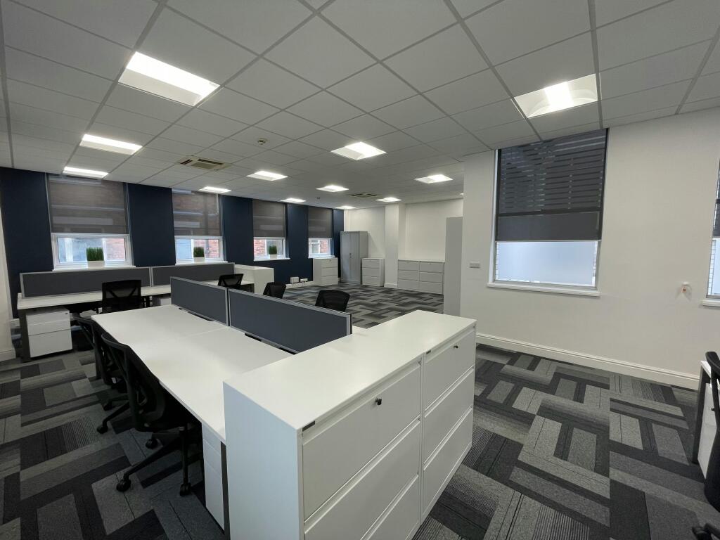 11 Waterloo Place  Desks 2.jpeg