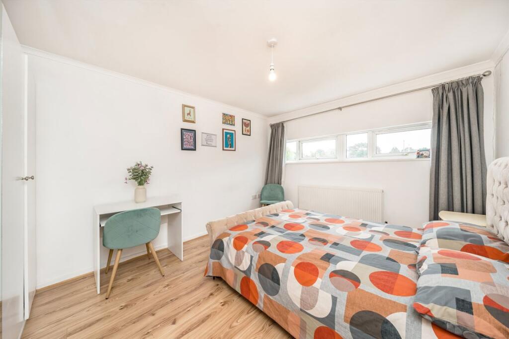 House in London, Pilgrim Estate, Hanwell - View 5