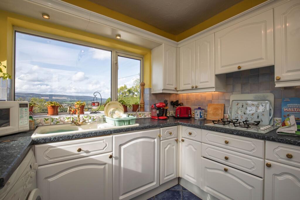 House in Newport - View 3