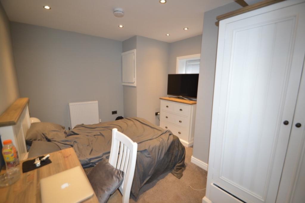 6 bedroom terraced house for rent