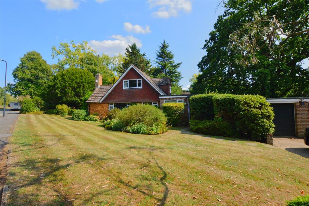 Main image of property: Wentworth Avenue, Slough