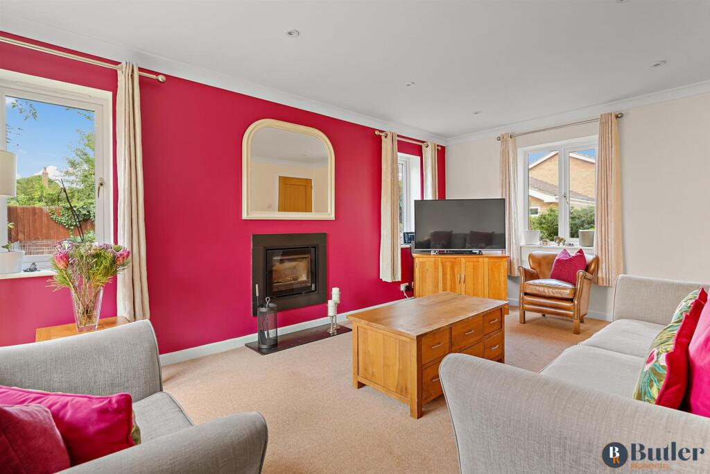 House in Huntingdonshire, Alconbury Weston - More