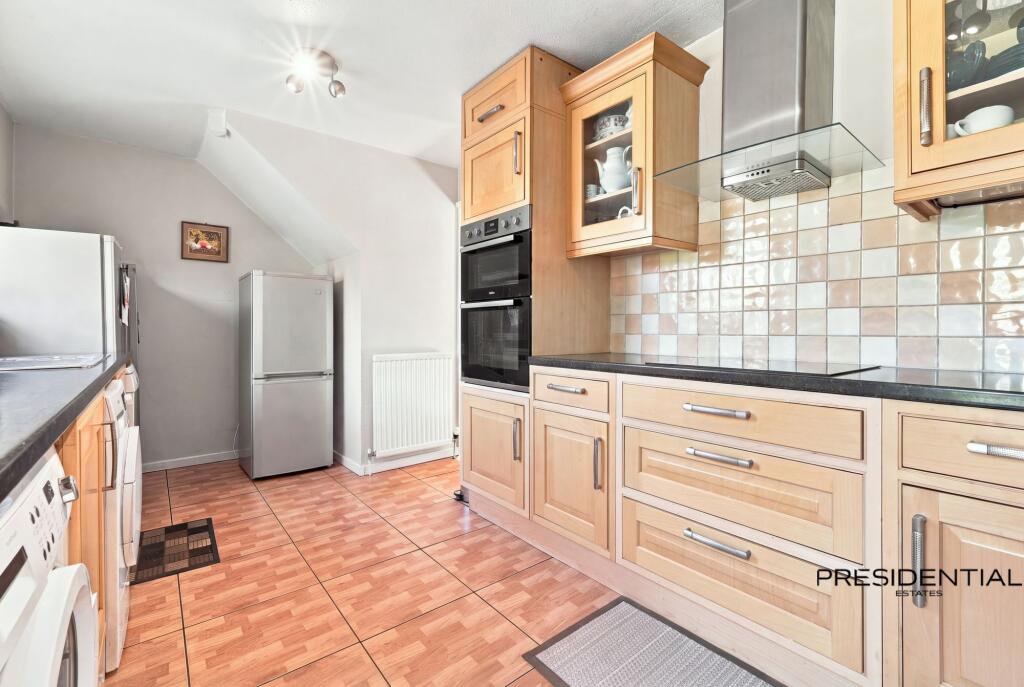 House in Epping Forest, Loughton - View 3