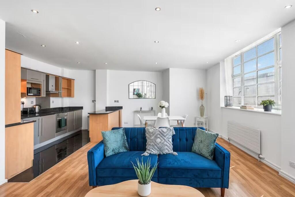 Apartment in Brighton, Round Hill - View 4