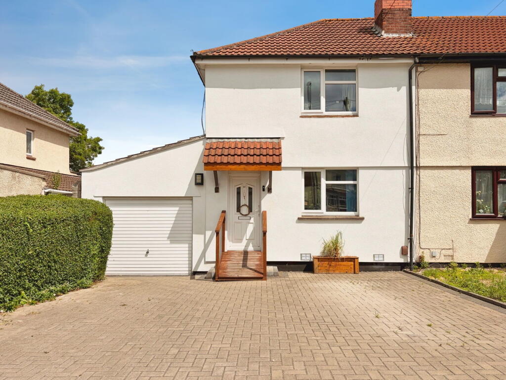 Main image of property: New Fosseway Road, Hengrove, Bristol, BS14 9LL