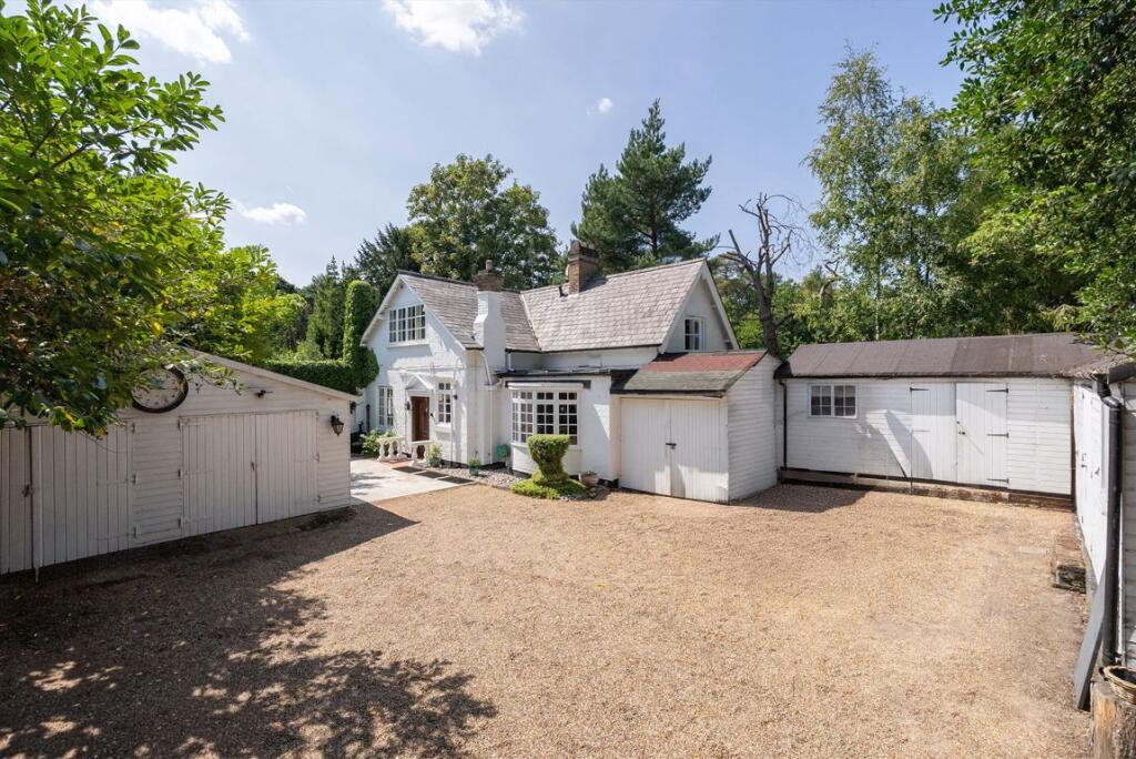 Main image of property: Byfleet Road, Cobham