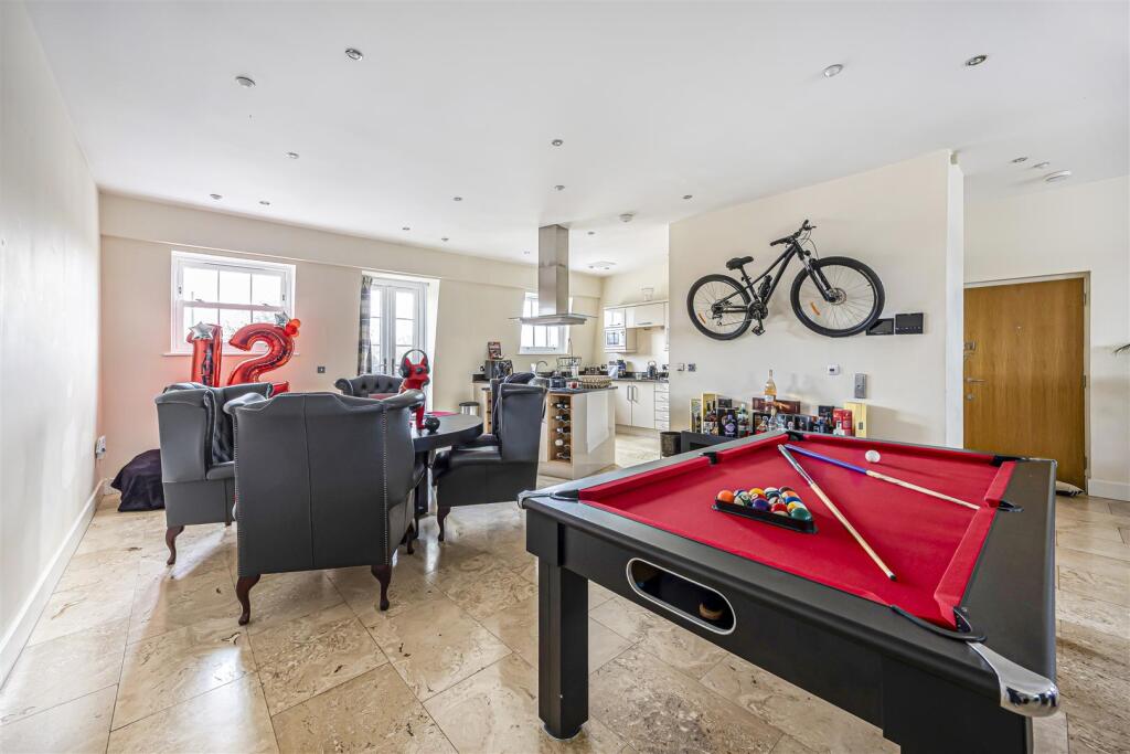 Evesham Road, Cheltenham – pohled 3