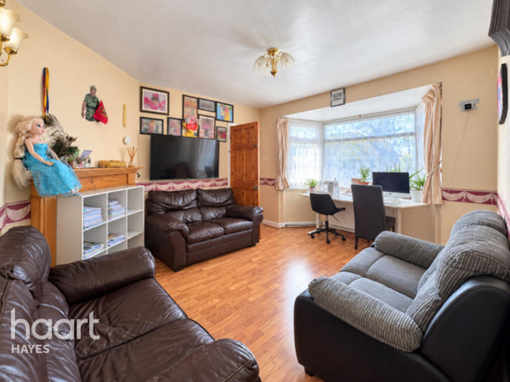 Apartment in Southall - View 2