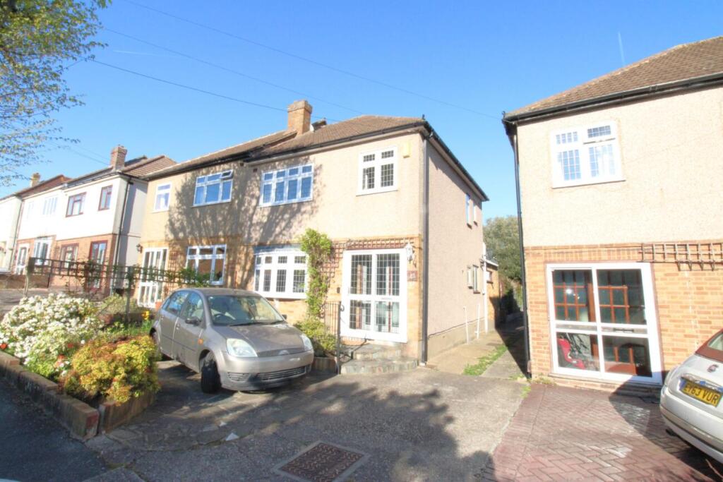 Main image of property: Chipperfield Close, Cranham, Essex