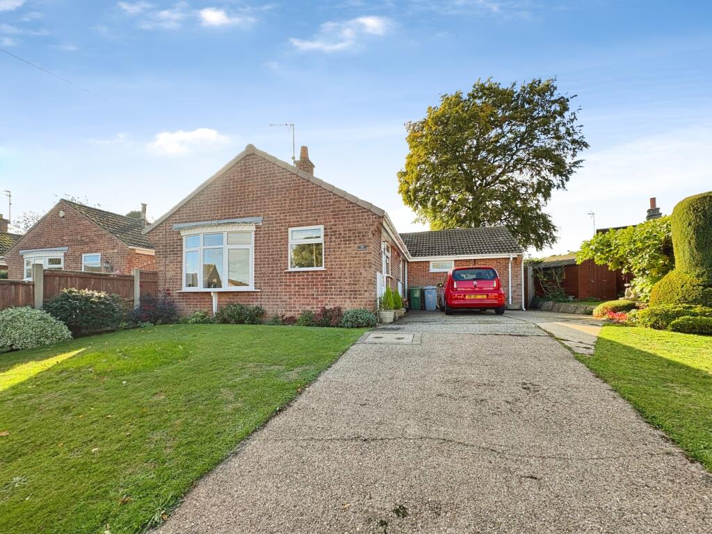 3-bed bungalow on Derwent Close, Mansfield, NG21, £290,000
