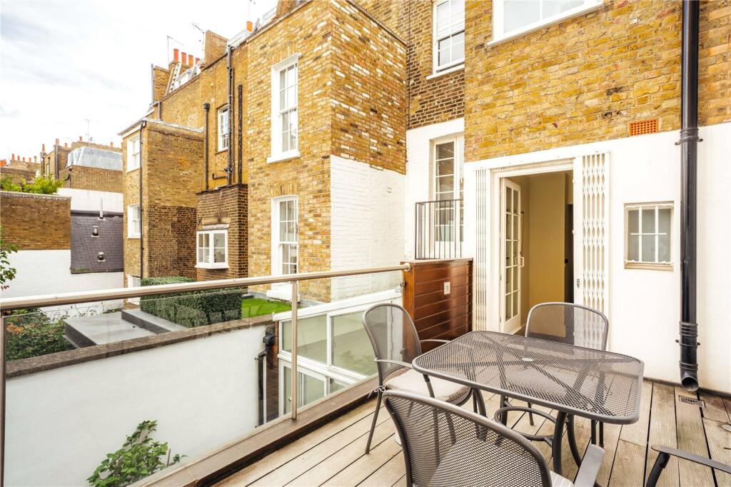 House in London, Royal Borough of Kensington and Chelsea - View 5