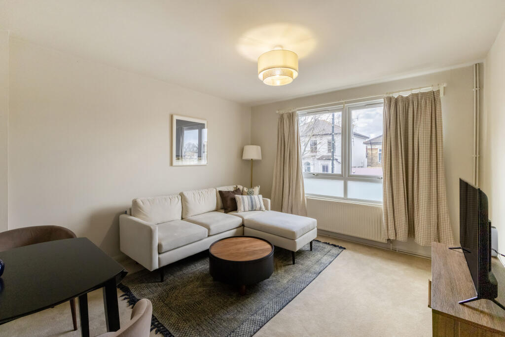 Main image of property: Lordship Lane, London, SE22