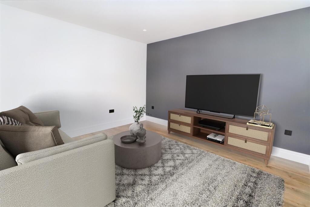 House in Hertsmere, Elstree and Borehamwood - View 5