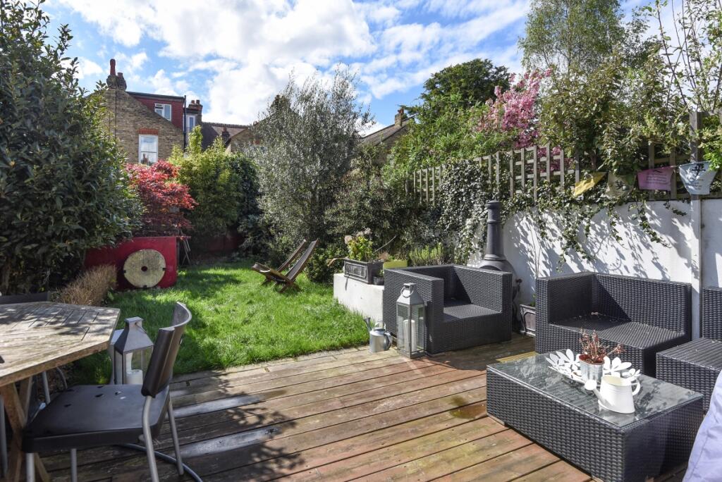 House in London - View 5