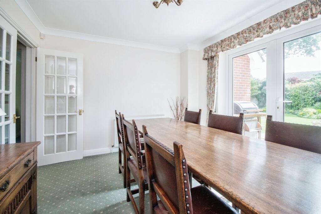 House in Verwood, Dorset - View 6