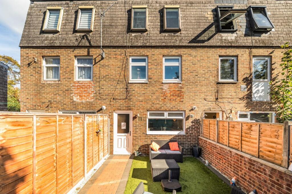 House in Portsmouth - More